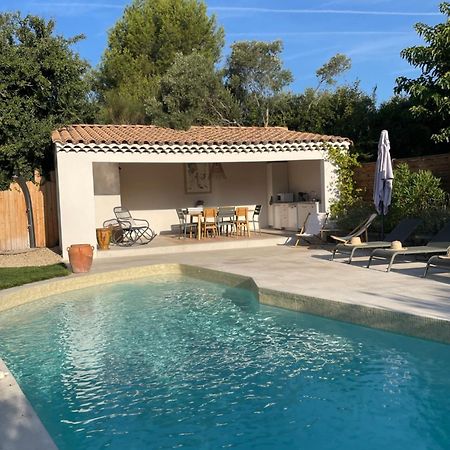 La Bastide D'Alix Bed & Breakfast เออกีส์ ภายนอก รูปภาพ