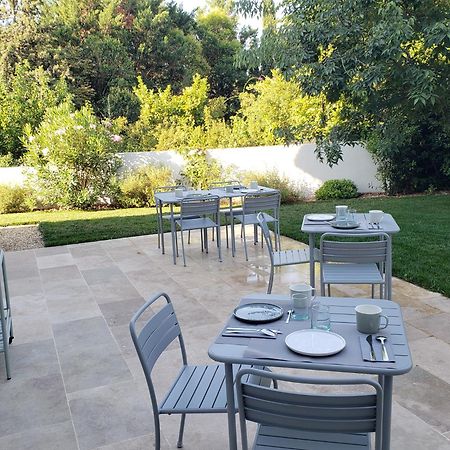 La Bastide D'Alix Bed & Breakfast เออกีส์ ภายนอก รูปภาพ