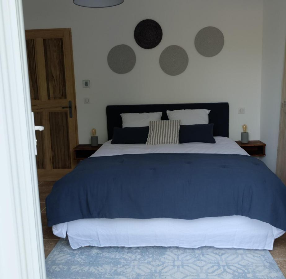 La Bastide D'Alix Bed & Breakfast เออกีส์ ภายนอก รูปภาพ