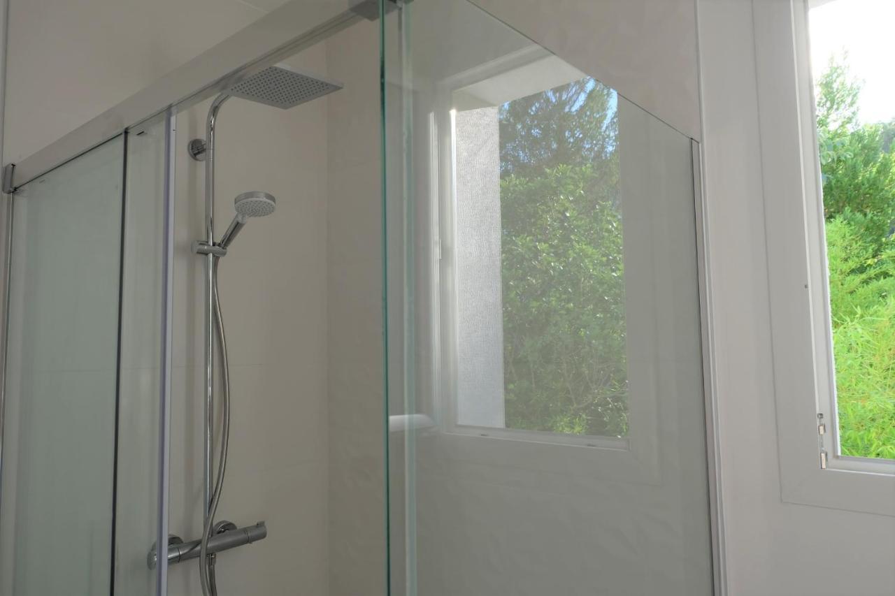 La Bastide D'Alix Bed & Breakfast เออกีส์ ภายนอก รูปภาพ