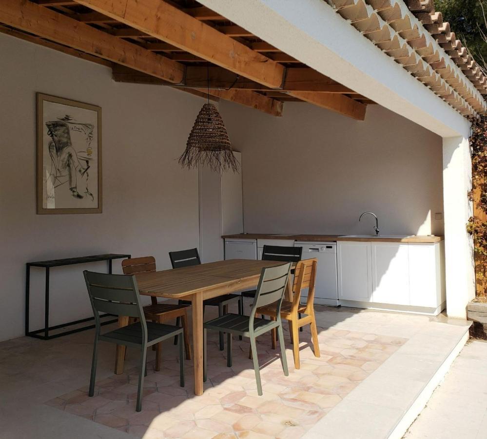 La Bastide D'Alix Bed & Breakfast เออกีส์ ภายนอก รูปภาพ