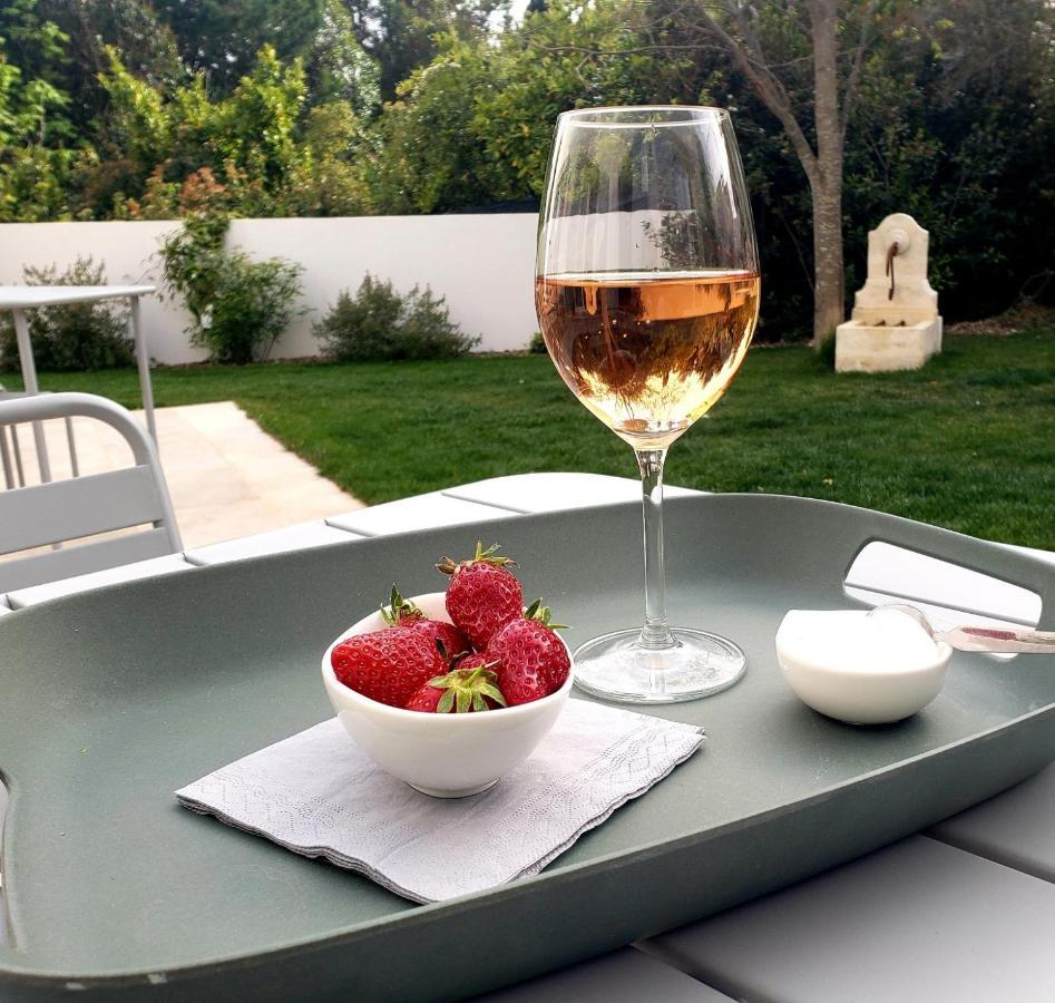 La Bastide D'Alix Bed & Breakfast เออกีส์ ภายนอก รูปภาพ