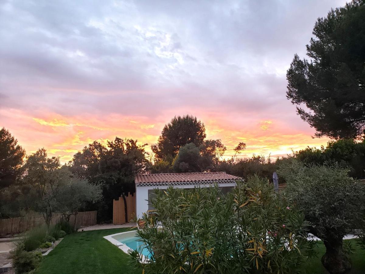 La Bastide D'Alix Bed & Breakfast เออกีส์ ภายนอก รูปภาพ