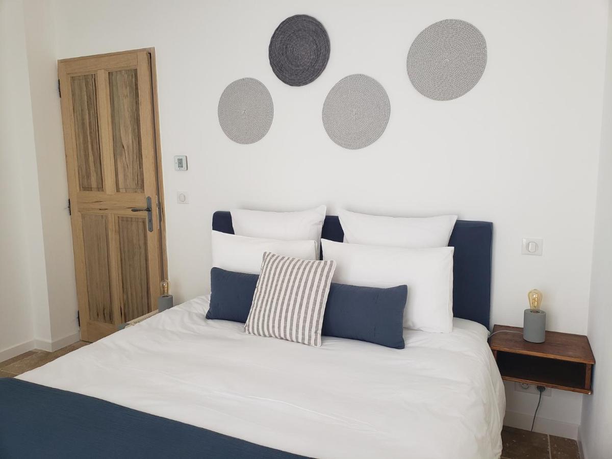 La Bastide D'Alix Bed & Breakfast เออกีส์ ภายนอก รูปภาพ