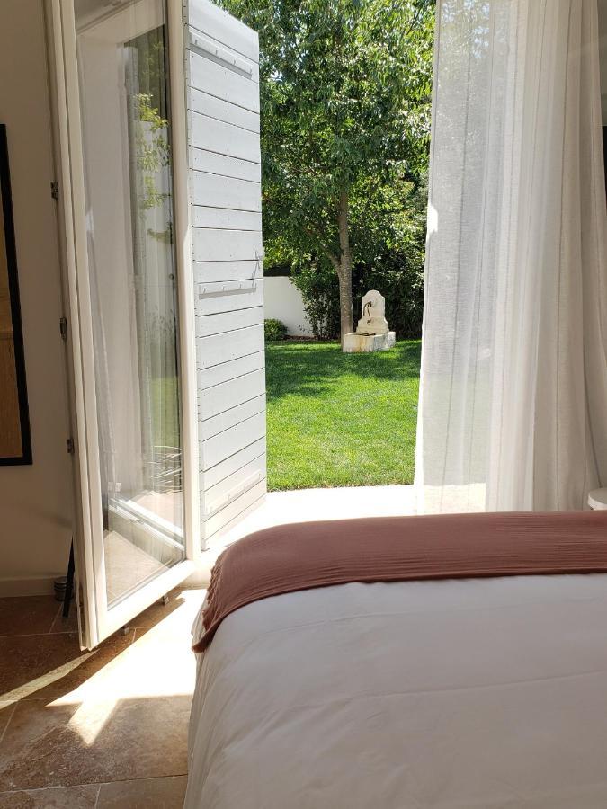 La Bastide D'Alix Bed & Breakfast เออกีส์ ภายนอก รูปภาพ