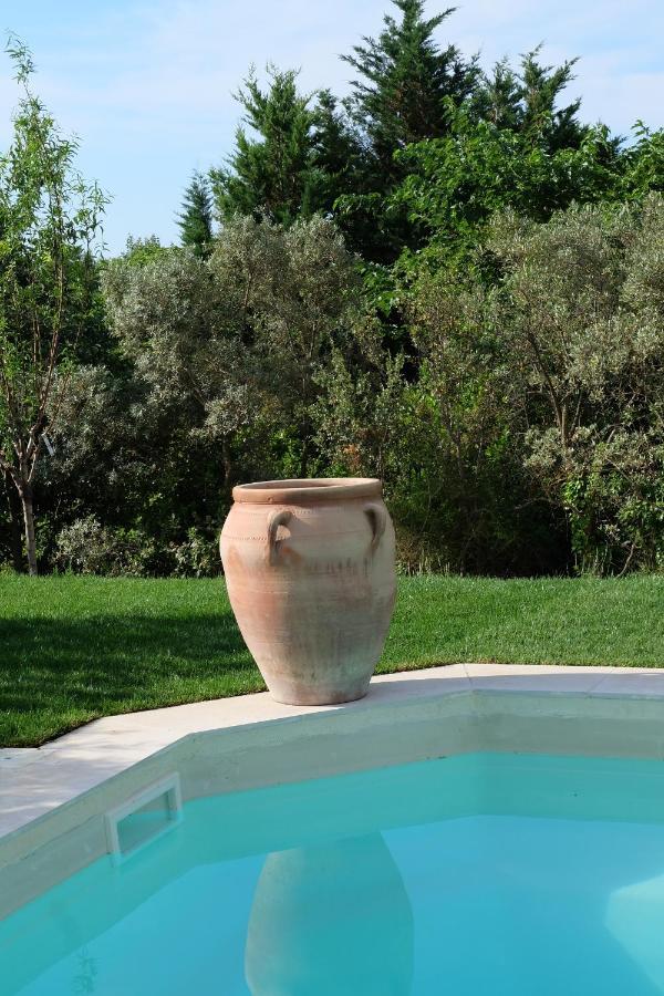 La Bastide D'Alix Bed & Breakfast เออกีส์ ภายนอก รูปภาพ