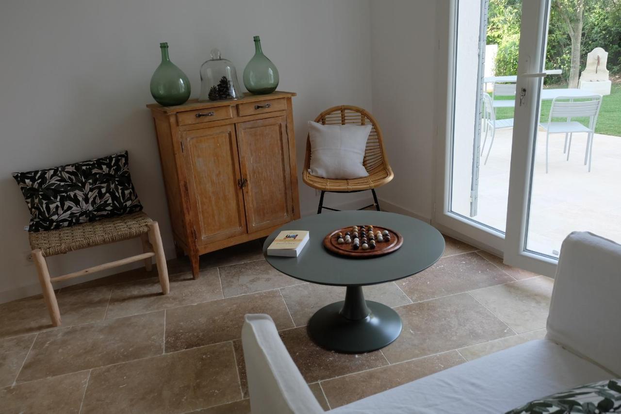 La Bastide D'Alix Bed & Breakfast เออกีส์ ภายนอก รูปภาพ