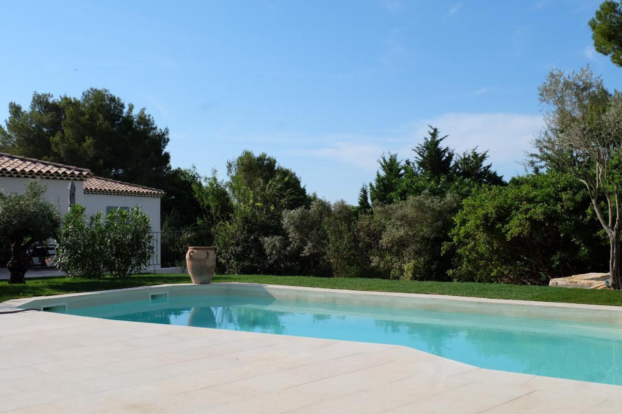 La Bastide D'Alix Bed & Breakfast เออกีส์ ภายนอก รูปภาพ