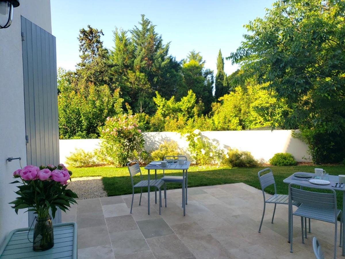 La Bastide D'Alix Bed & Breakfast เออกีส์ ภายนอก รูปภาพ
