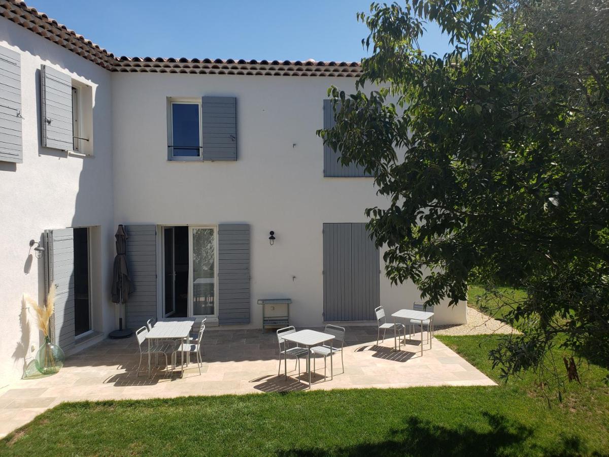 La Bastide D'Alix Bed & Breakfast เออกีส์ ภายนอก รูปภาพ