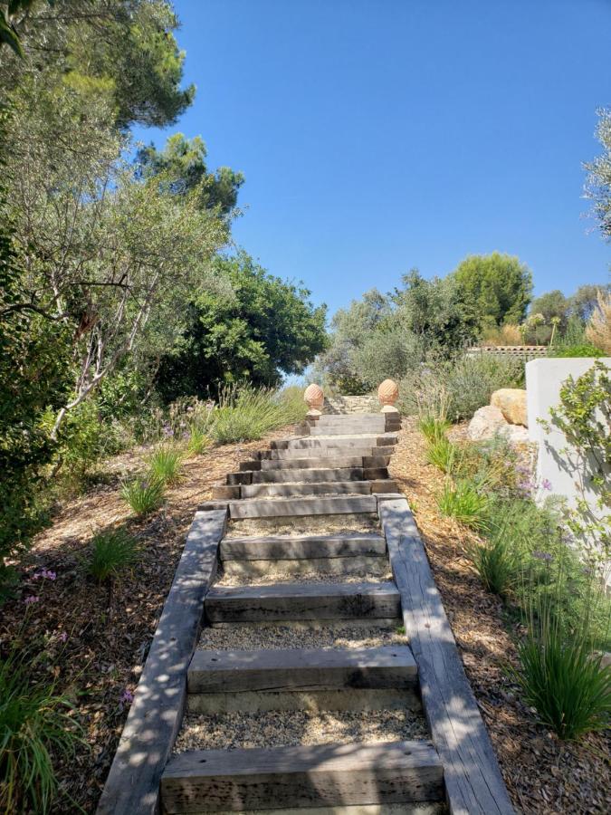 La Bastide D'Alix Bed & Breakfast เออกีส์ ภายนอก รูปภาพ