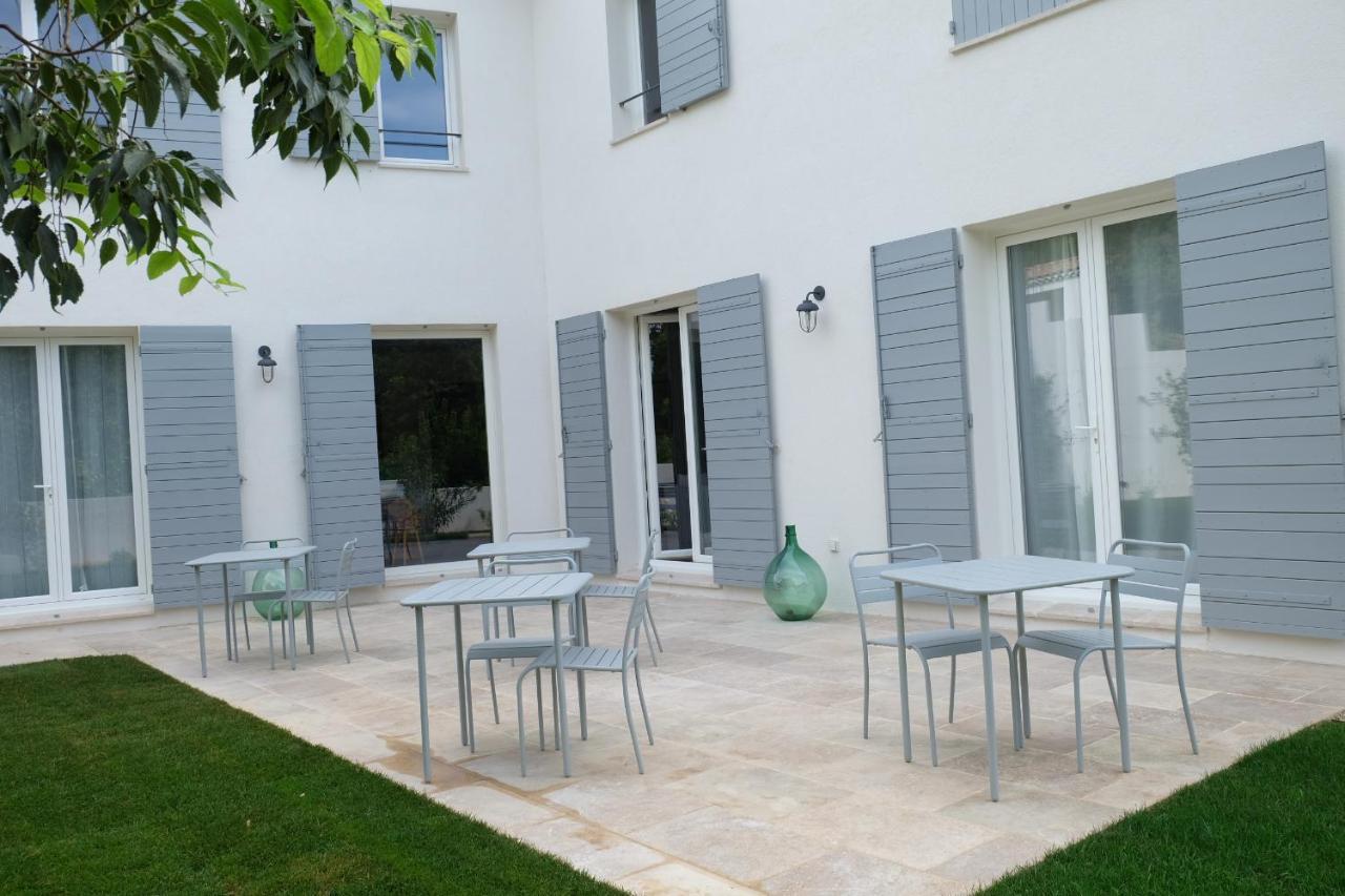 La Bastide D'Alix Bed & Breakfast เออกีส์ ภายนอก รูปภาพ