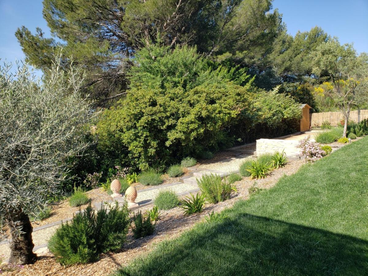 La Bastide D'Alix Bed & Breakfast เออกีส์ ภายนอก รูปภาพ