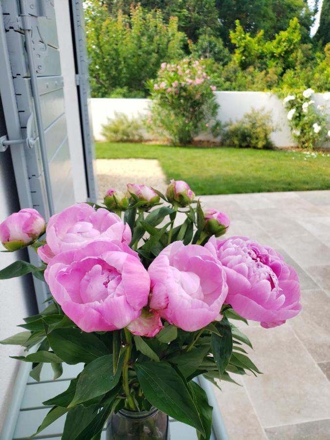 La Bastide D'Alix Bed & Breakfast เออกีส์ ภายนอก รูปภาพ