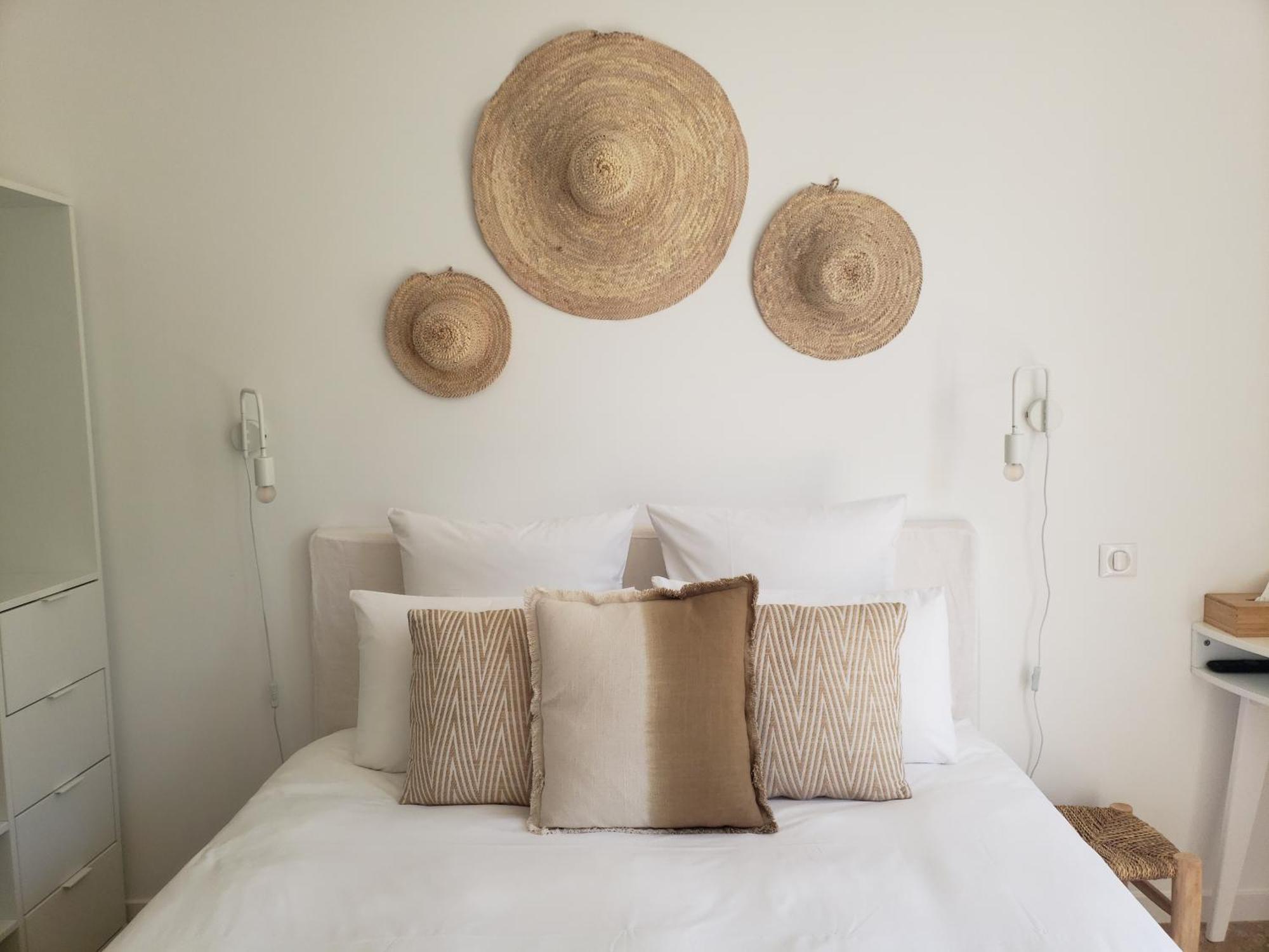La Bastide D'Alix Bed & Breakfast เออกีส์ ภายนอก รูปภาพ