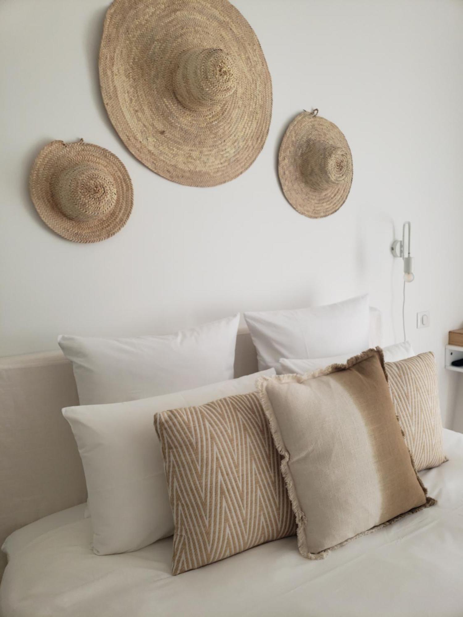 La Bastide D'Alix Bed & Breakfast เออกีส์ ภายนอก รูปภาพ