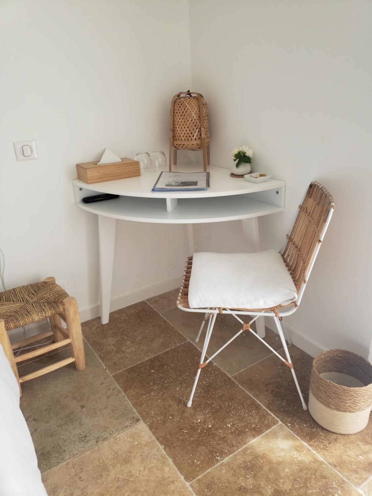 La Bastide D'Alix Bed & Breakfast เออกีส์ ภายนอก รูปภาพ